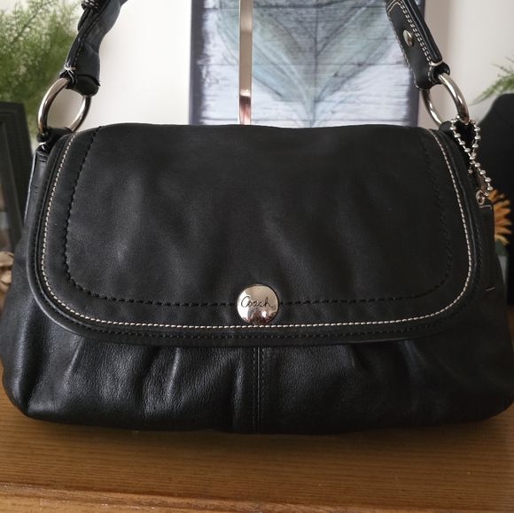 Coach Soho Y2K Black Leather Pleated Shoulder Bag. EUC - Picture 2 of 15